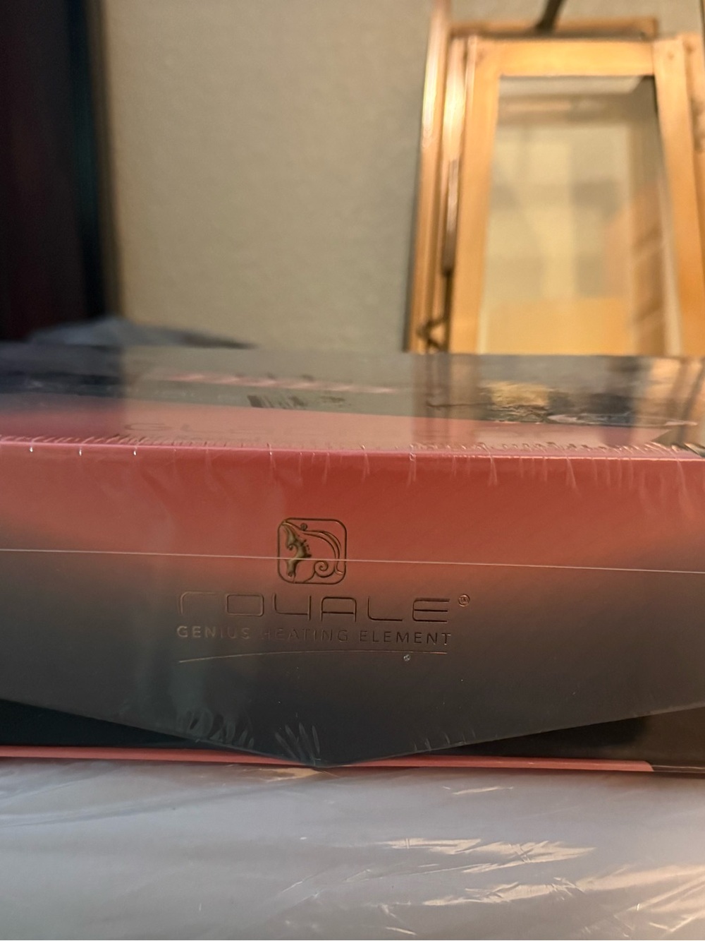 Hair Straightener in Black and Rose Gold - Picture 2 of 5